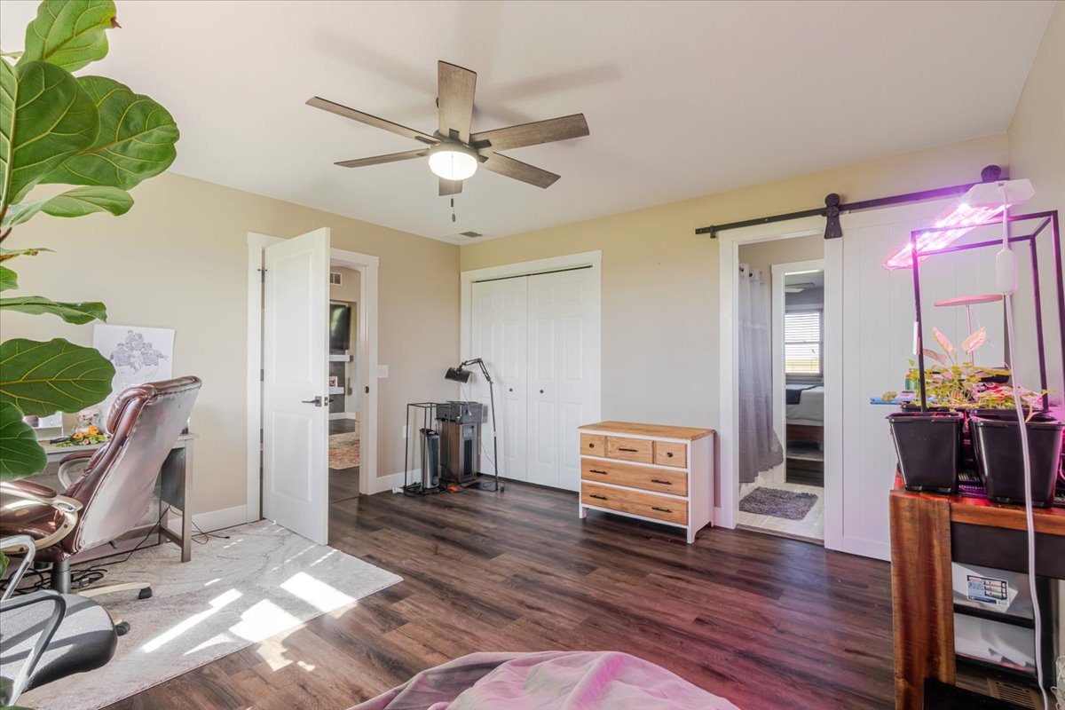 1388 E 2950 North Road, Mansfield, IL 61854