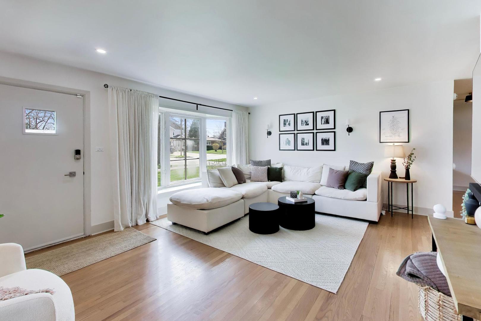 456 Lowell Avenue, Glen Ellyn, IL 60137