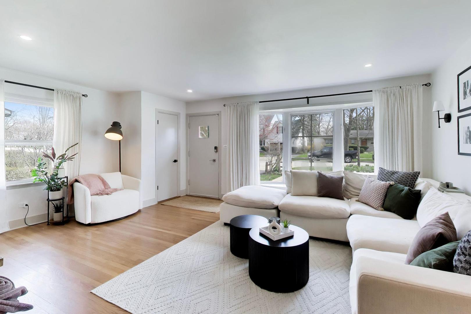 456 Lowell Avenue, Glen Ellyn, IL 60137