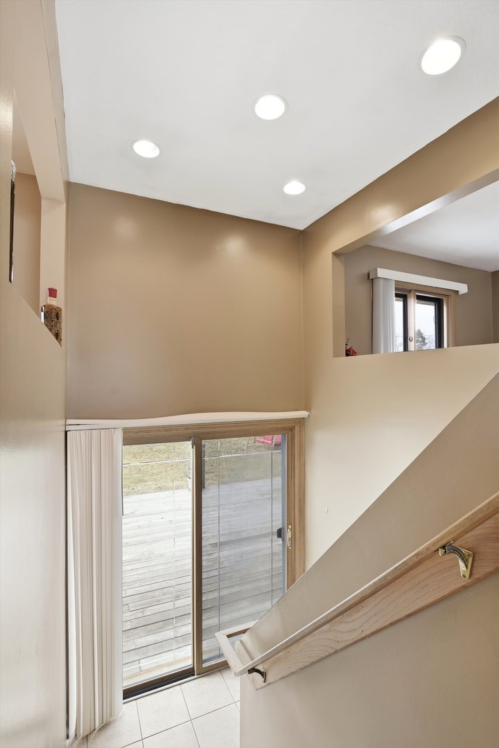 130 N Horner Lane, Mount Prospect, IL 60056