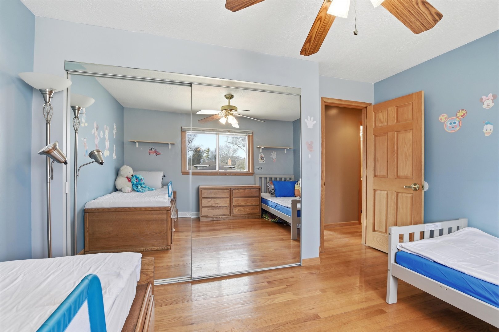 130 N Horner Lane, Mount Prospect, IL 60056