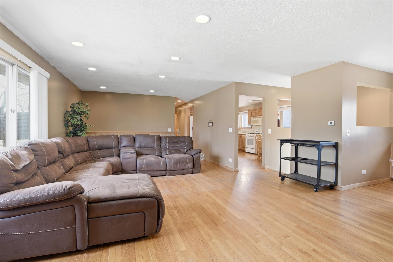 130 N Horner Lane, Mount Prospect, IL 60056