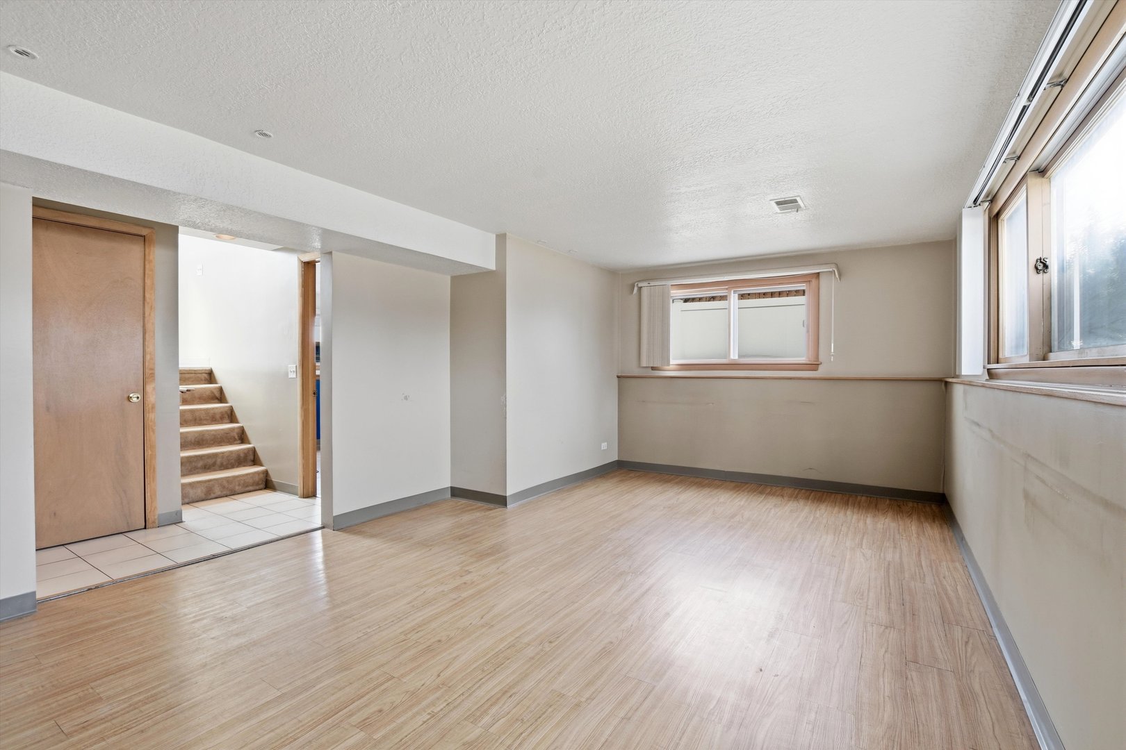 130 N Horner Lane, Mount Prospect, IL 60056