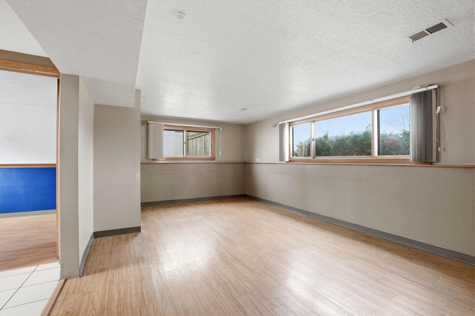 130 N Horner Lane, Mount Prospect, IL 60056