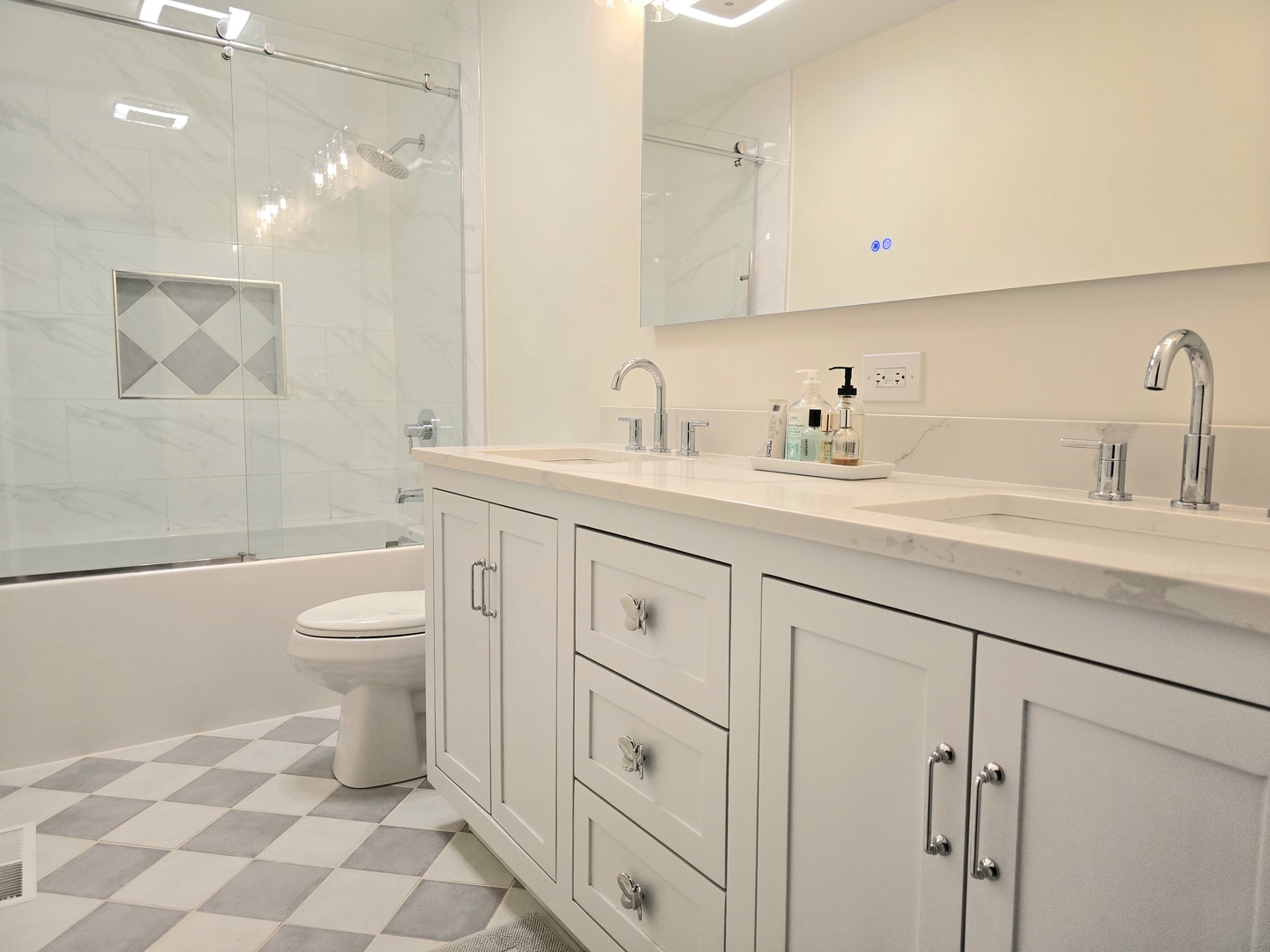 344 Douglas Road, Batavia, IL 60510