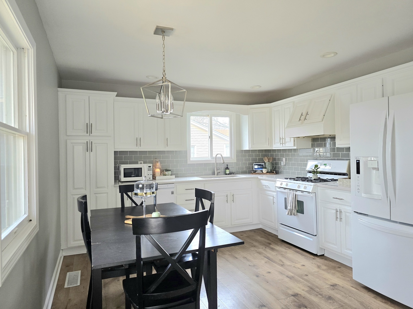 344 Douglas Road, Batavia, IL 60510