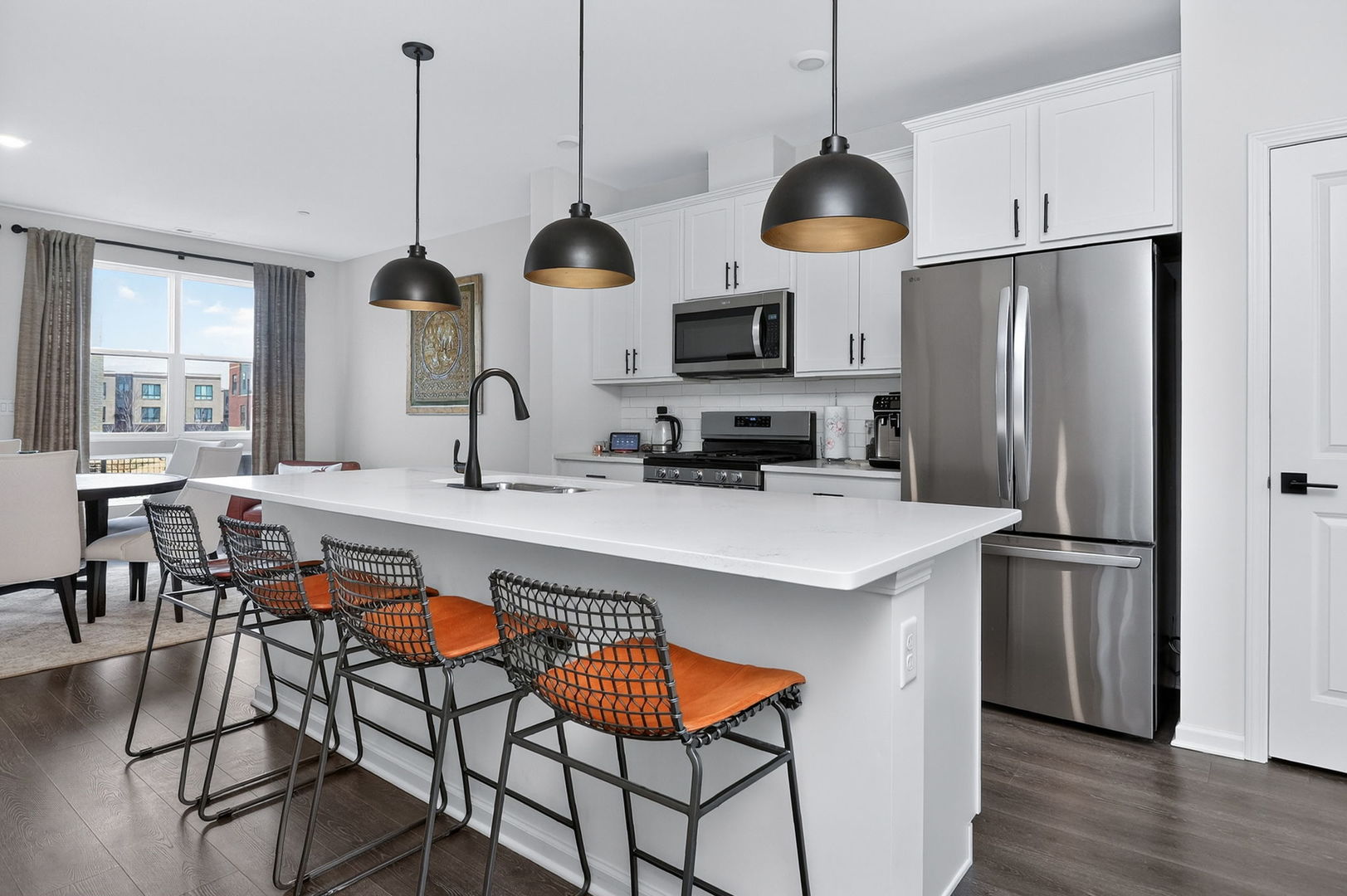 2213 Venture Drive, Schaumburg, IL 60173