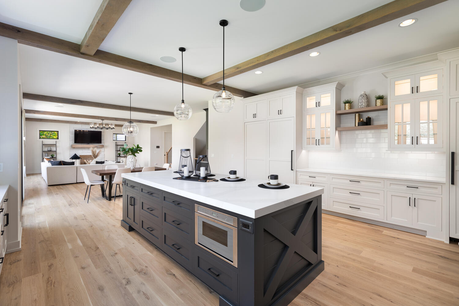 707 Thornwood Drive, Naperville, IL 60540