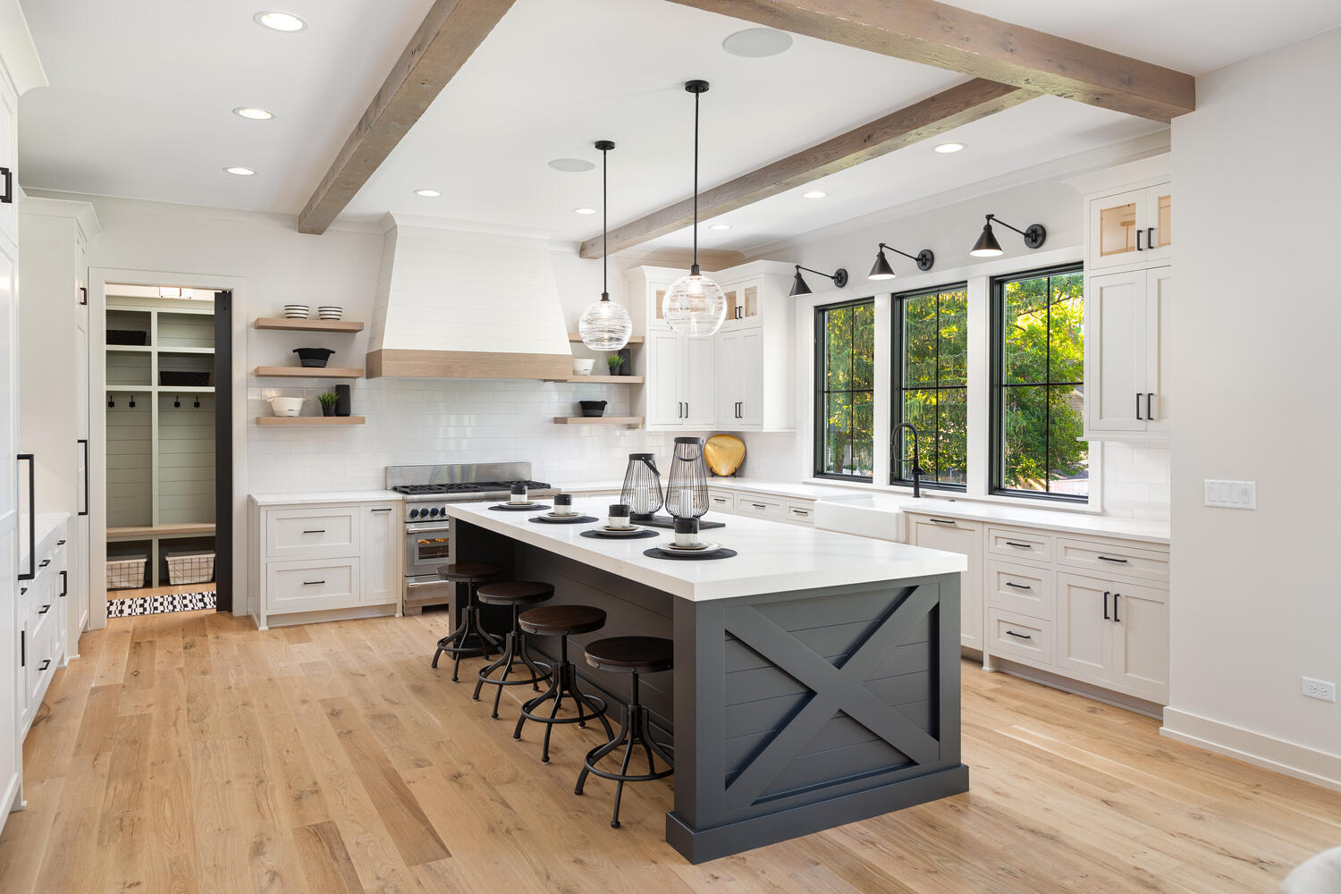 707 Thornwood Drive, Naperville, IL 60540