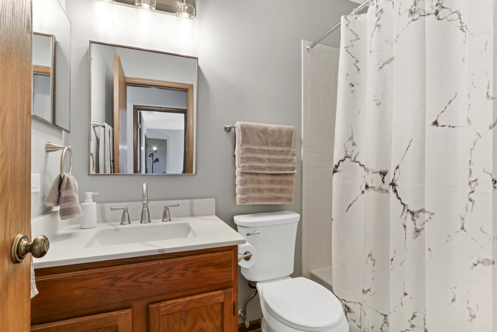 1435 Orleans Drive, Mundelein, IL 60060