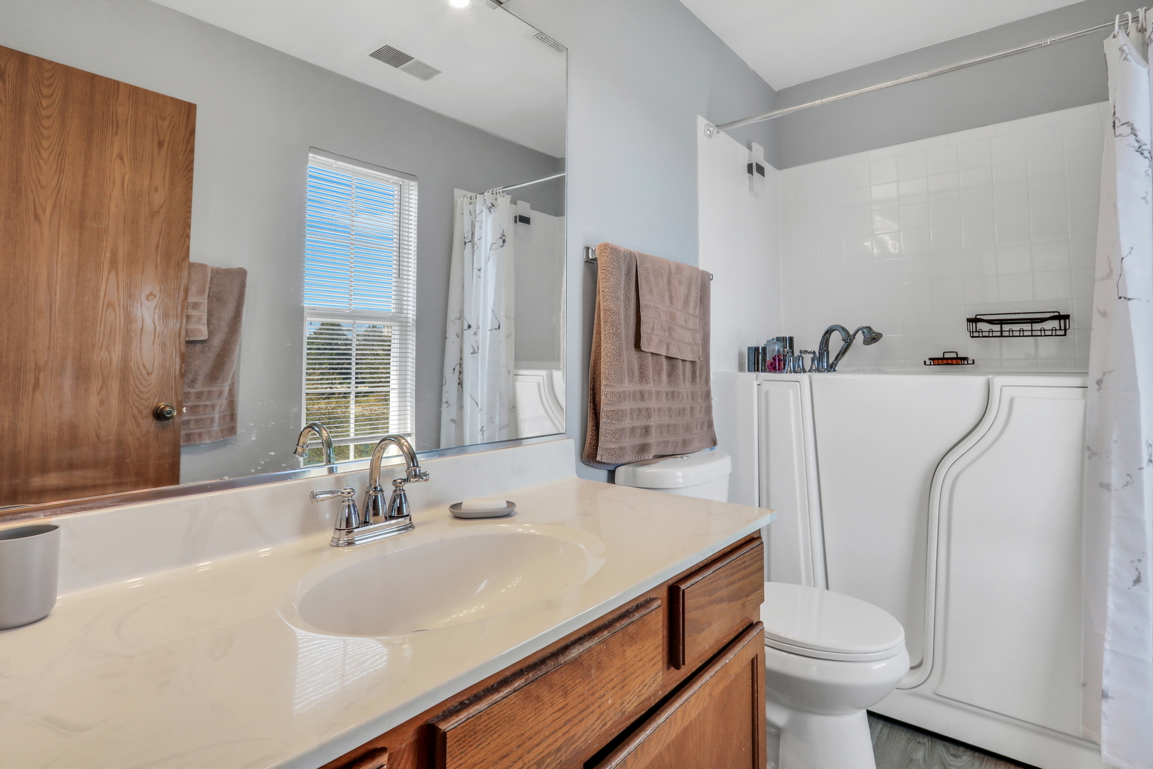 1435 Orleans Drive, Mundelein, IL 60060