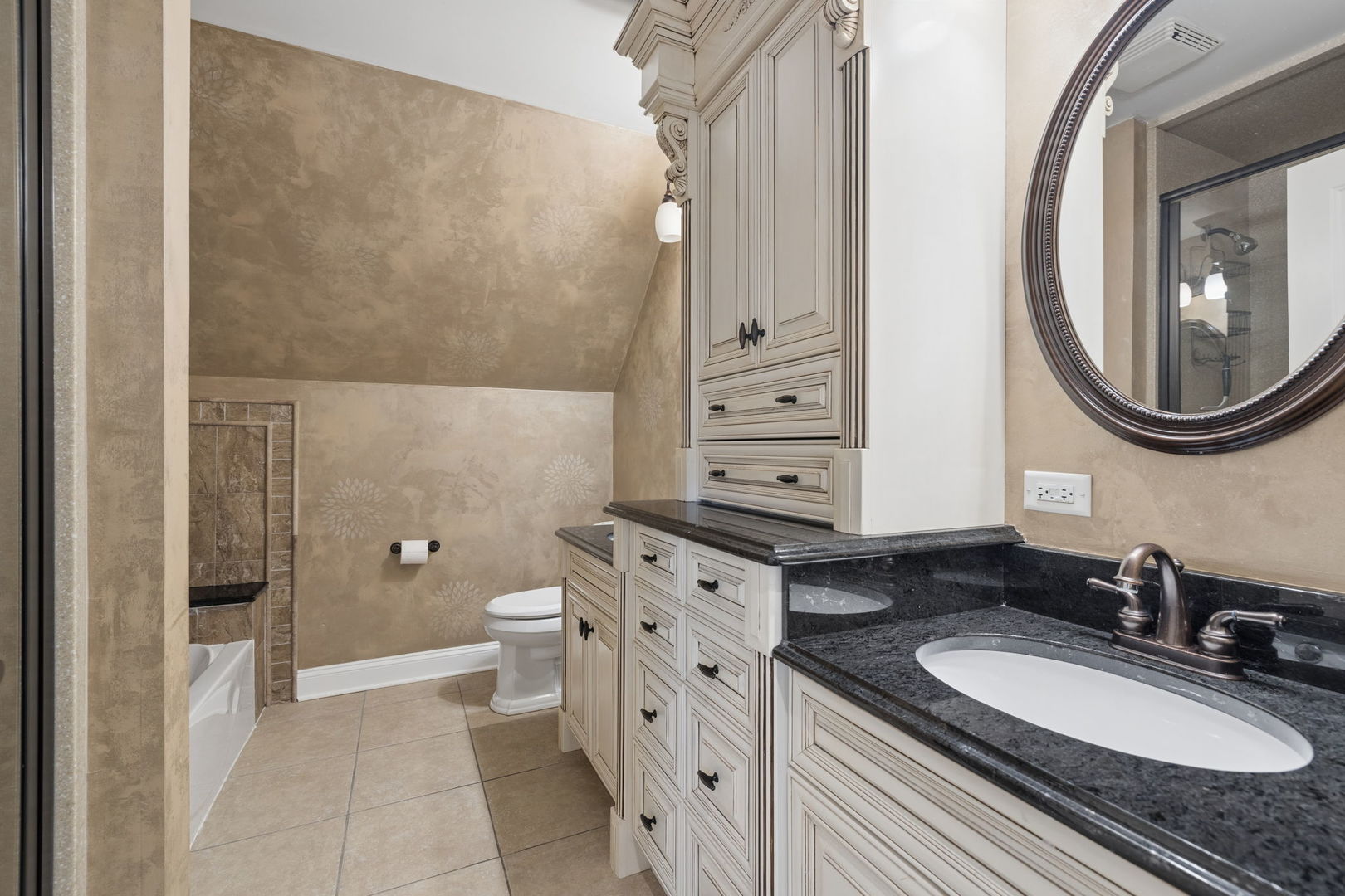 17546 Woodbrook Lane, Lockport, IL 60441