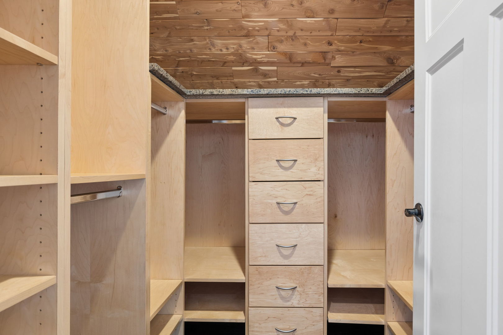 17546 Woodbrook Lane, Lockport, IL 60441