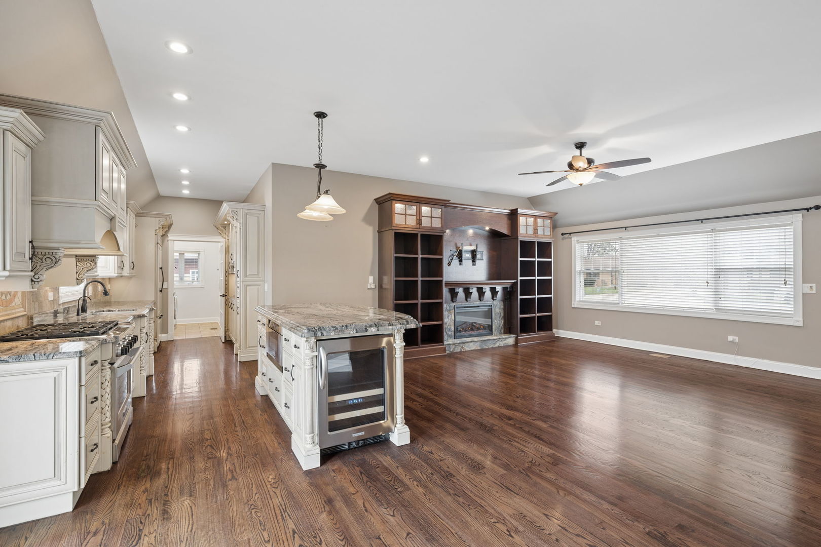 17546 Woodbrook Lane, Lockport, IL 60441