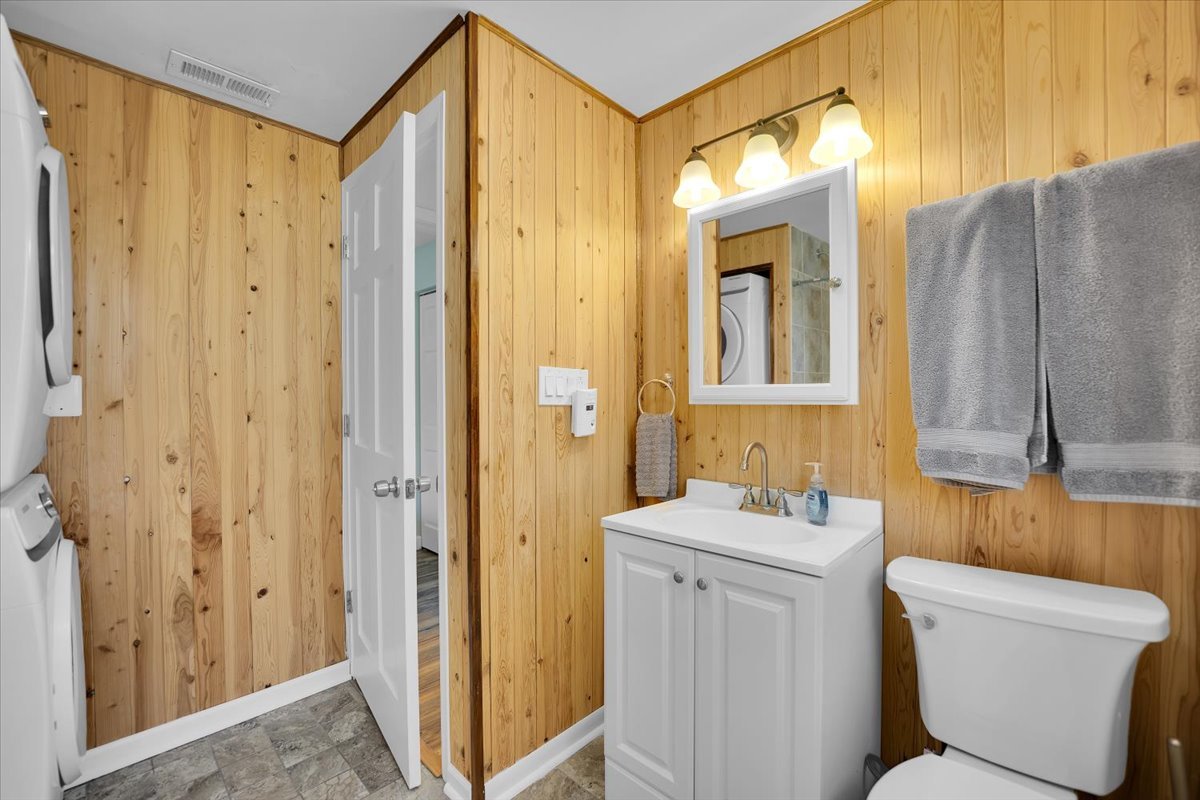 49 N Lake Avenue, Fox Lake, IL 60020