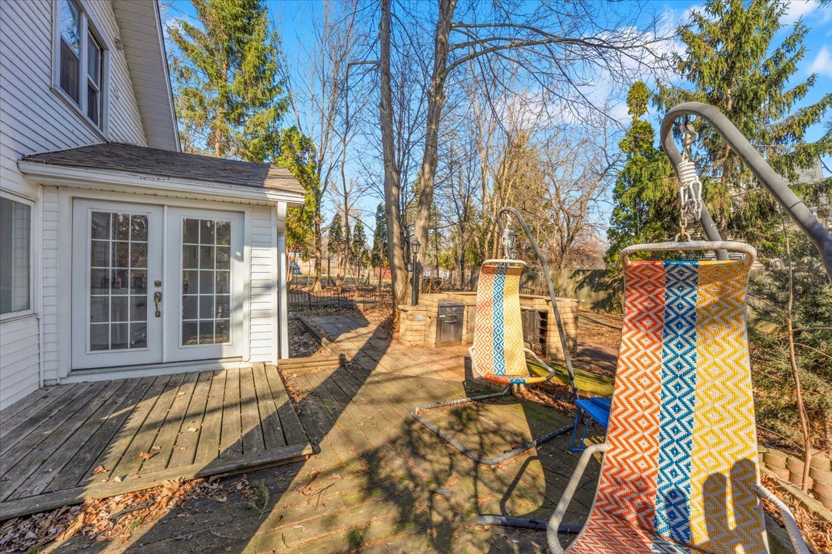 49 N Lake Avenue, Fox Lake, IL 60020