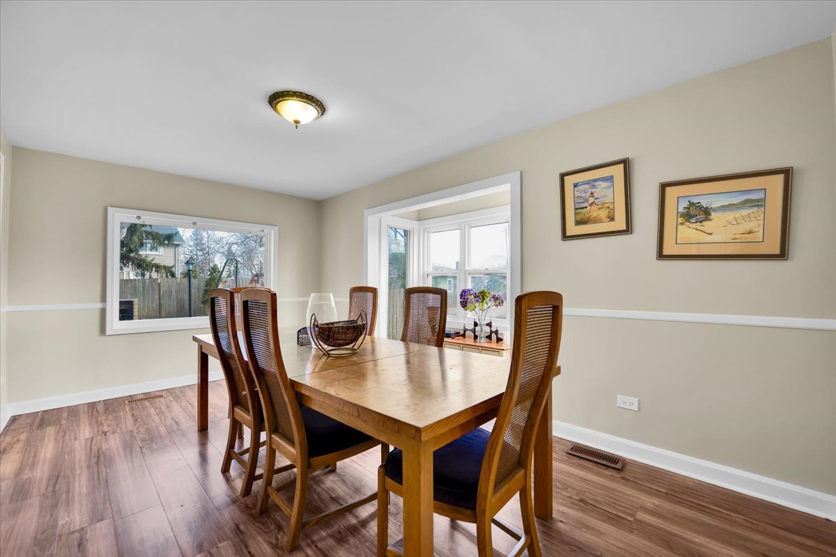 49 N Lake Avenue, Fox Lake, IL 60020