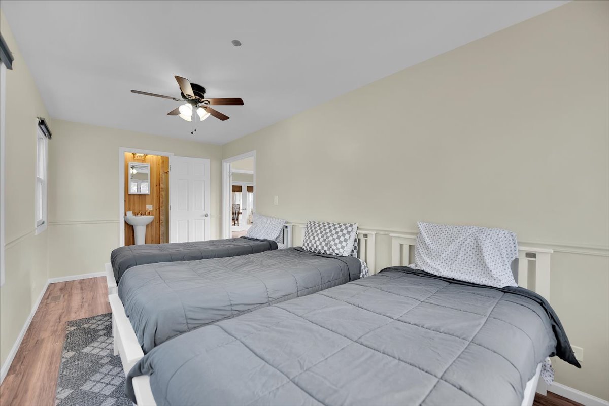 49 N Lake Avenue, Fox Lake, IL 60020