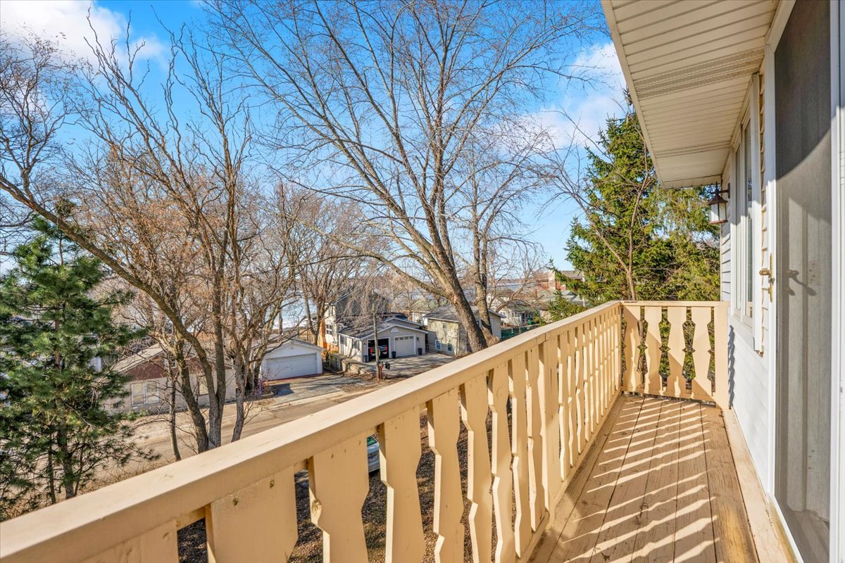 49 N Lake Avenue, Fox Lake, IL 60020