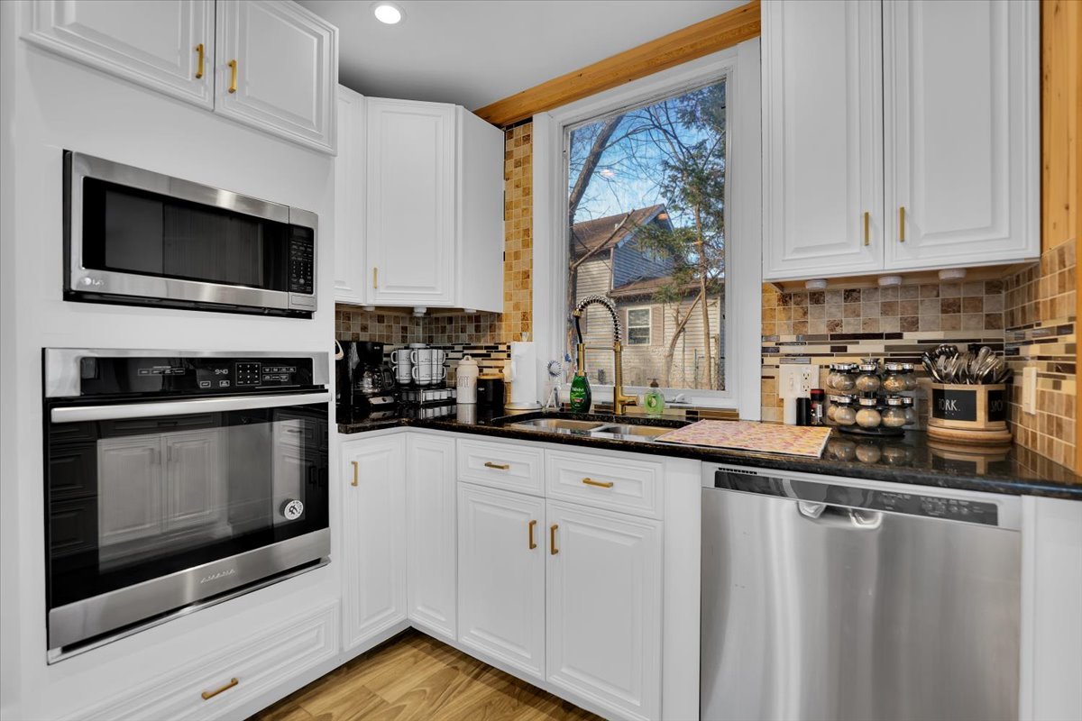 49 N Lake Avenue, Fox Lake, IL 60020