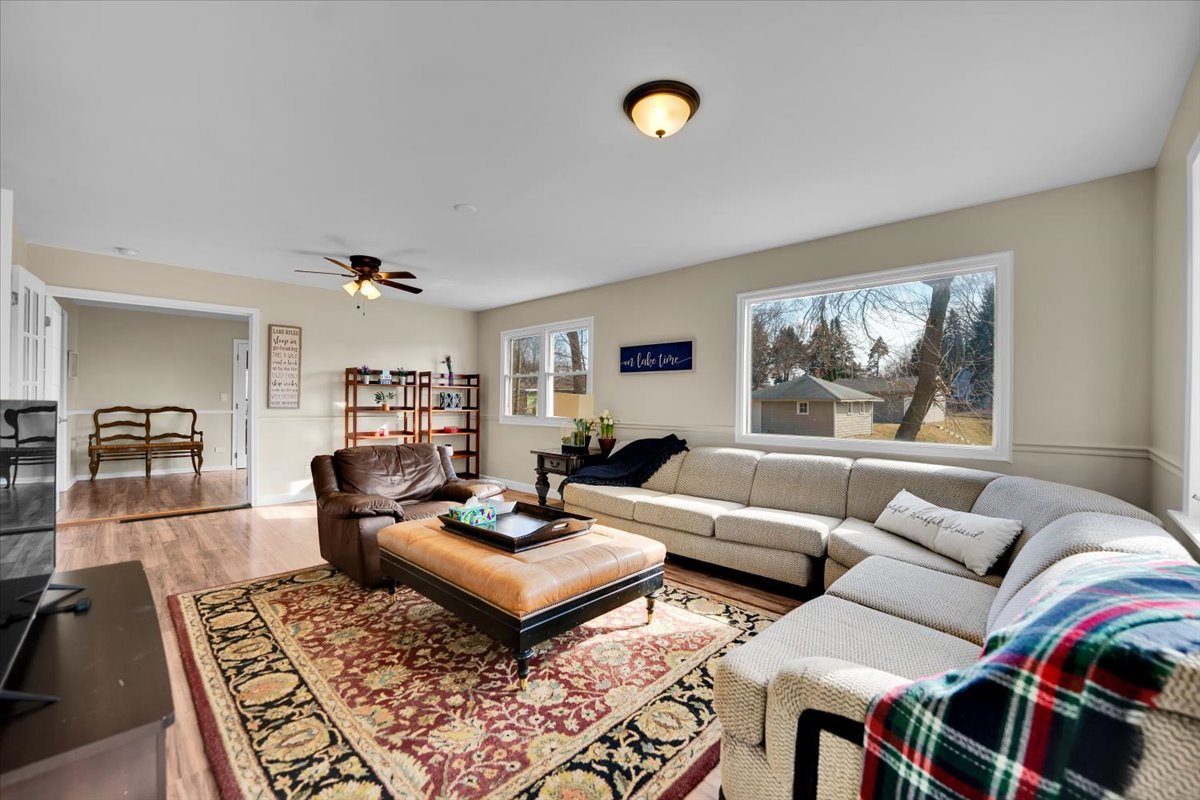 49 N Lake Avenue, Fox Lake, IL 60020