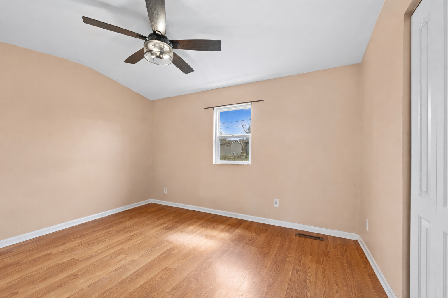 5313 Cleveland Drive, McHenry, IL 60050