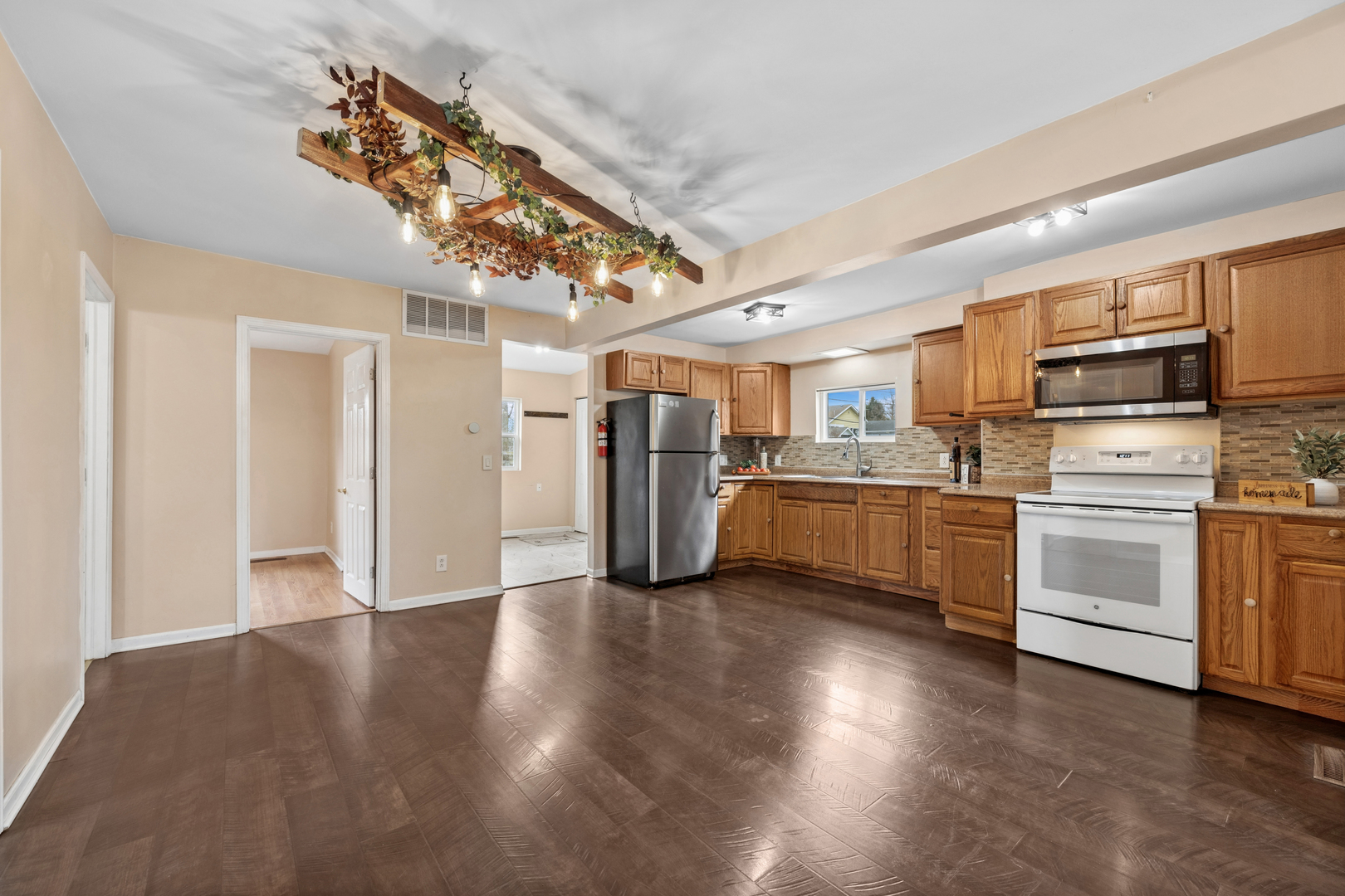 5313 Cleveland Drive, McHenry, IL 60050