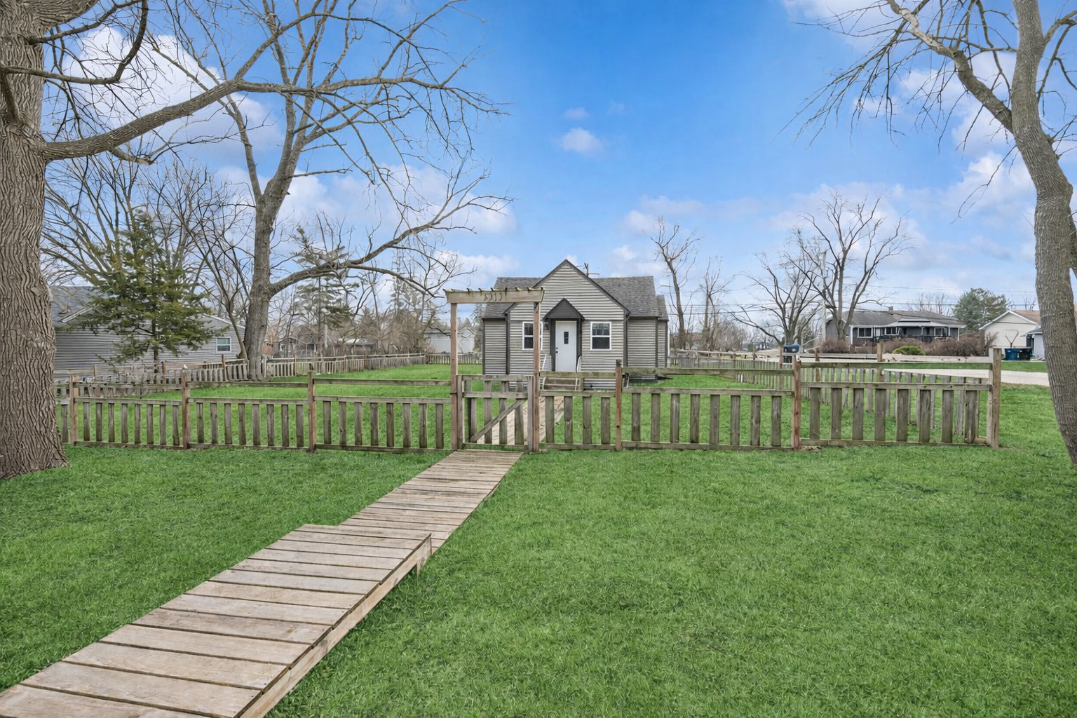 5313 Cleveland Drive, McHenry, IL 60050