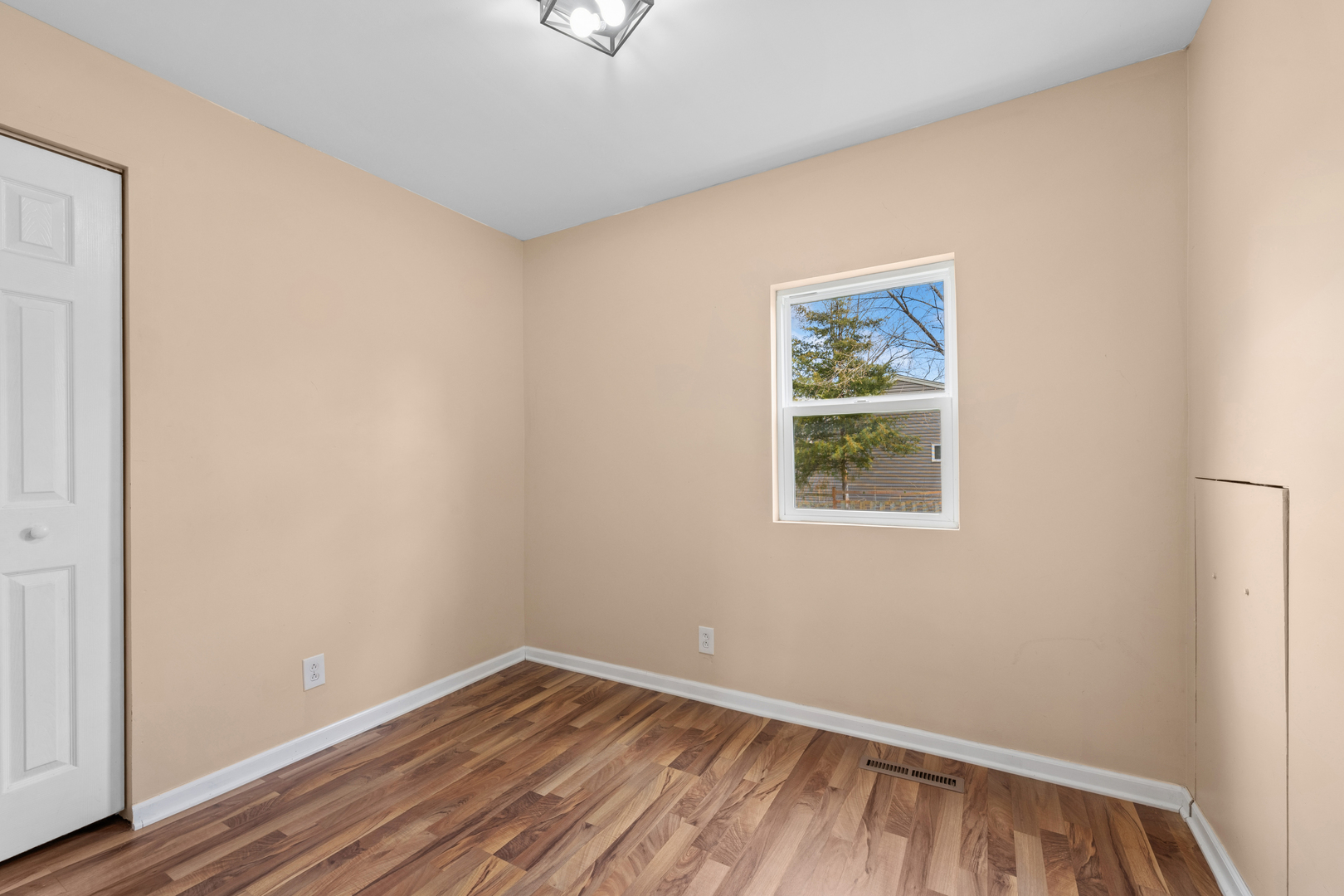 5313 Cleveland Drive, McHenry, IL 60050