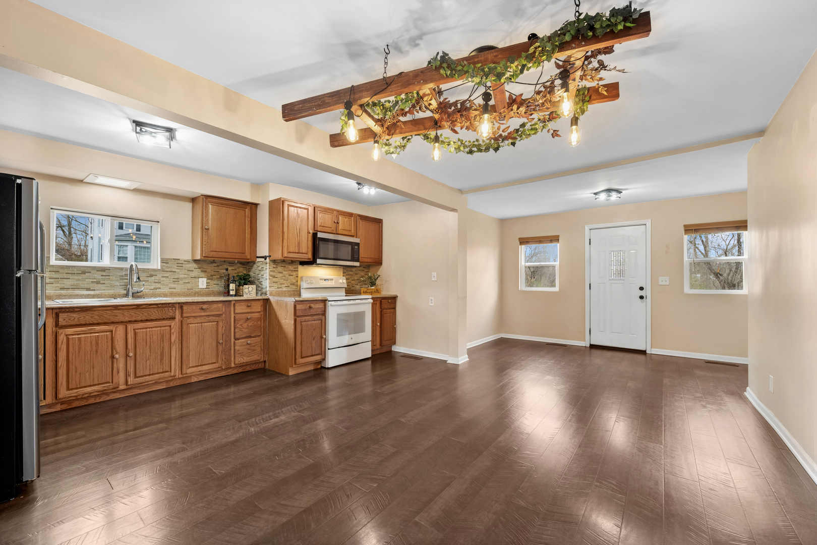 5313 Cleveland Drive, McHenry, IL 60050