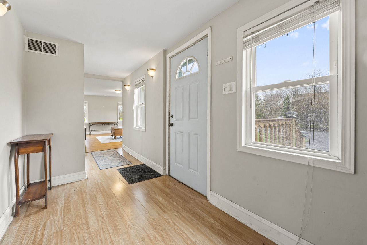 4616 River Drive, Lisle, IL 60532