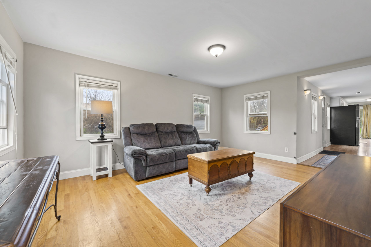 4616 River Drive, Lisle, IL 60532