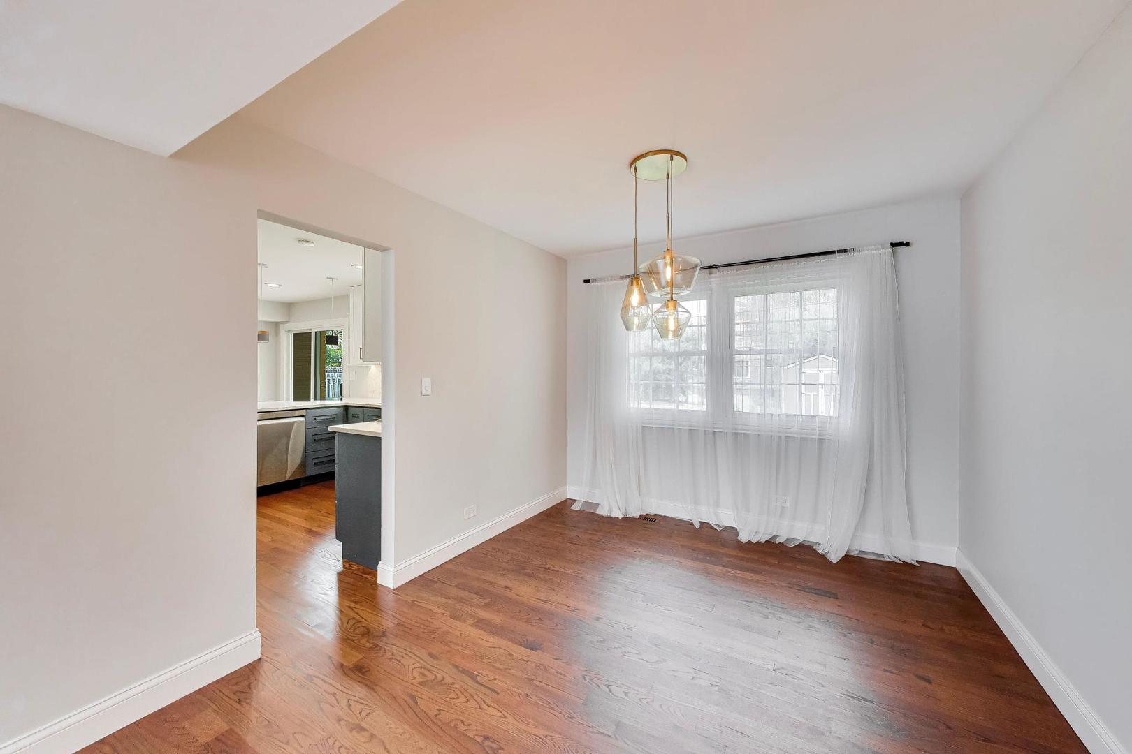 504 W Berkley Drive, Arlington Heights, IL 60004