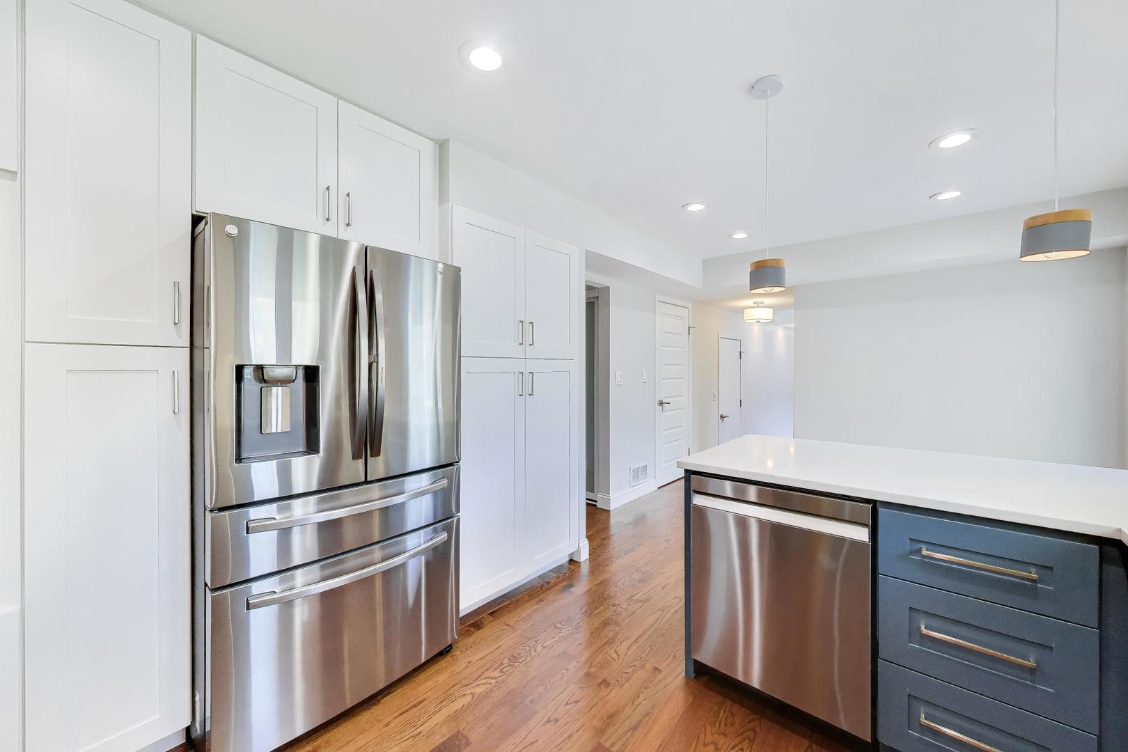 504 W Berkley Drive, Arlington Heights, IL 60004