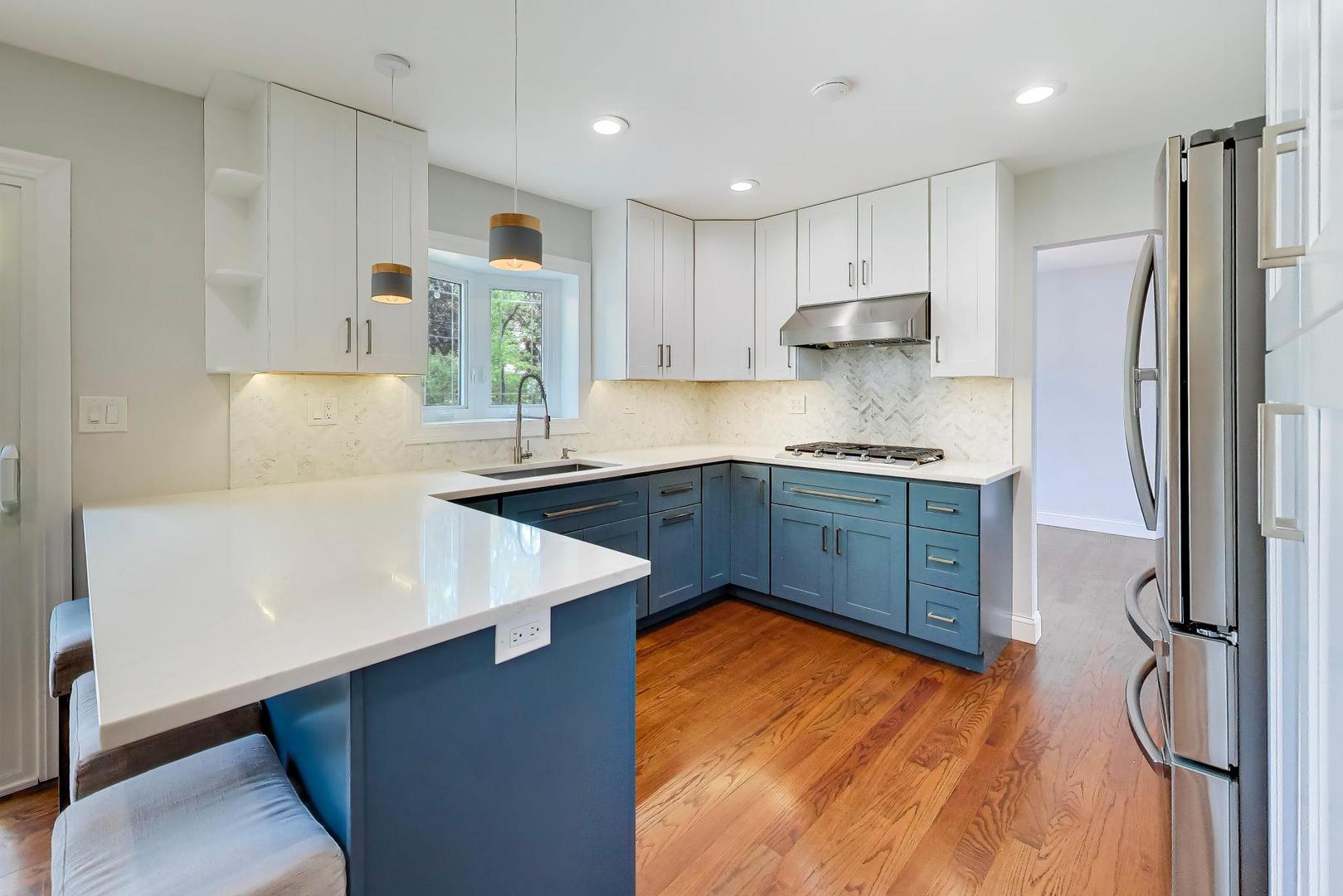 504 W Berkley Drive, Arlington Heights, IL 60004