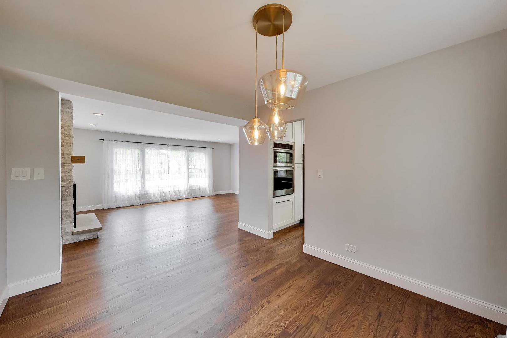 504 W Berkley Drive, Arlington Heights, IL 60004