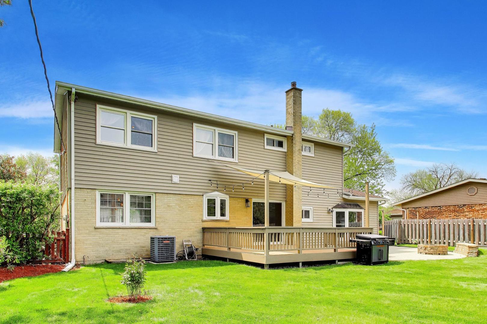 504 W Berkley Drive, Arlington Heights, IL 60004