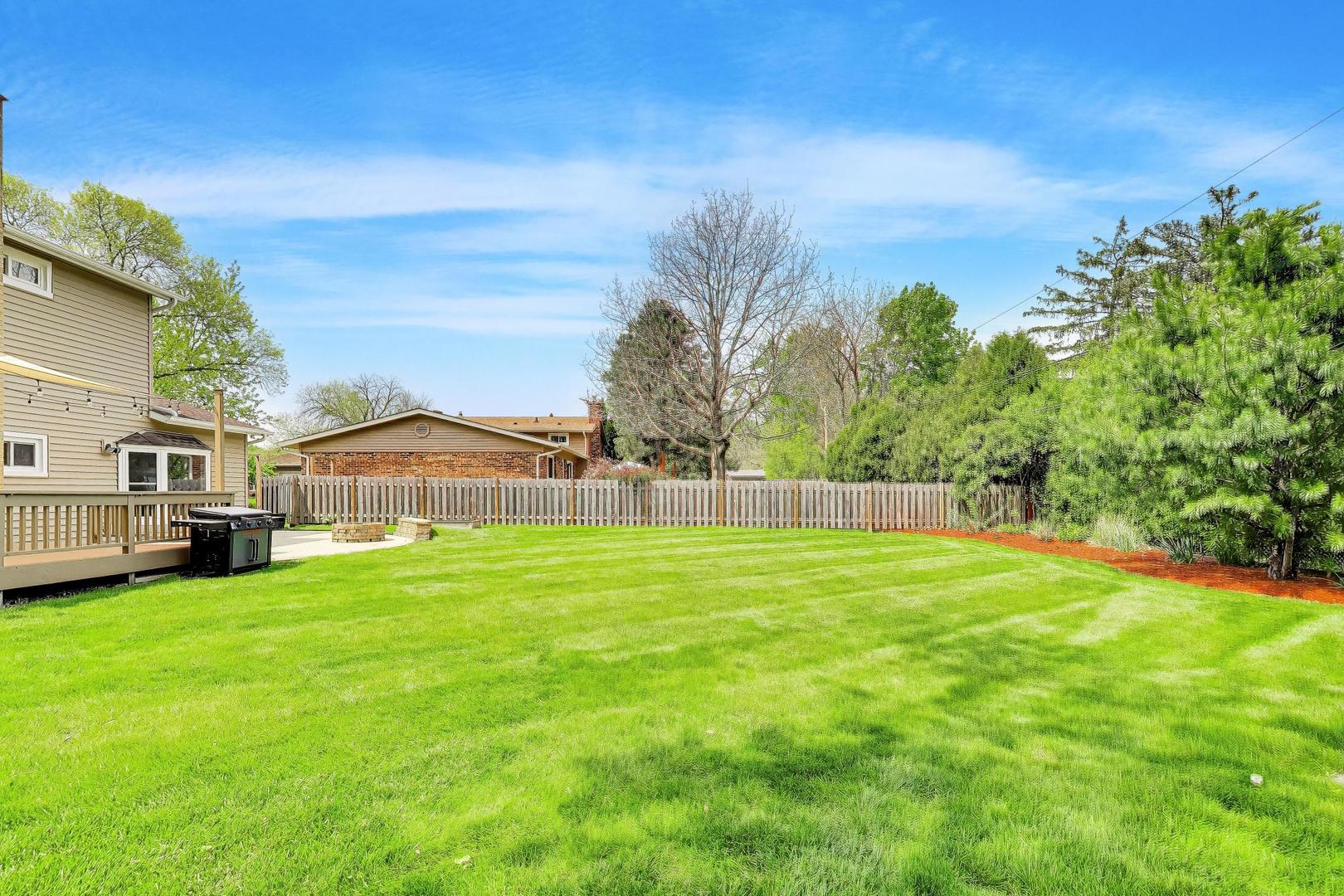 504 W Berkley Drive, Arlington Heights, IL 60004