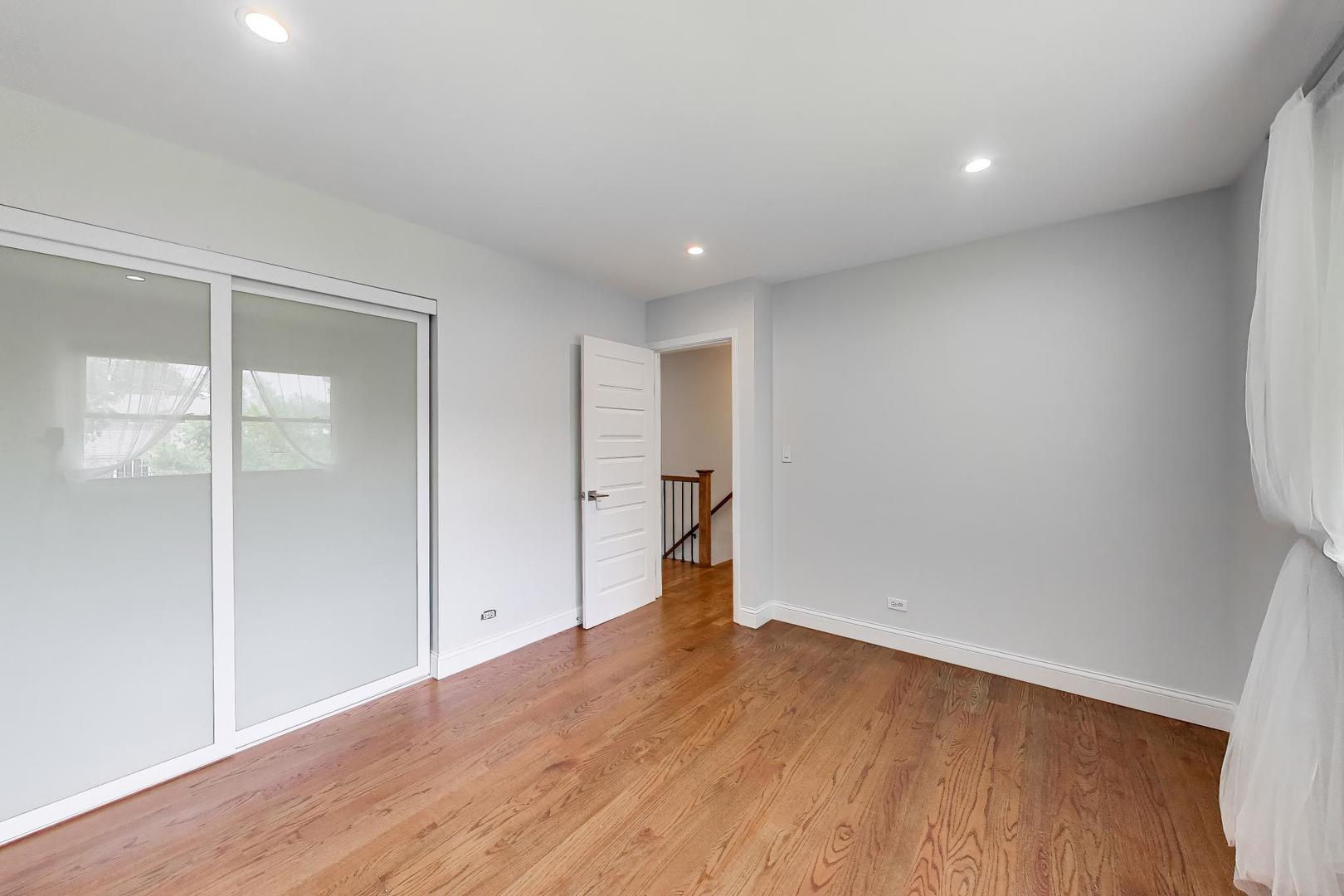 504 W Berkley Drive, Arlington Heights, IL 60004