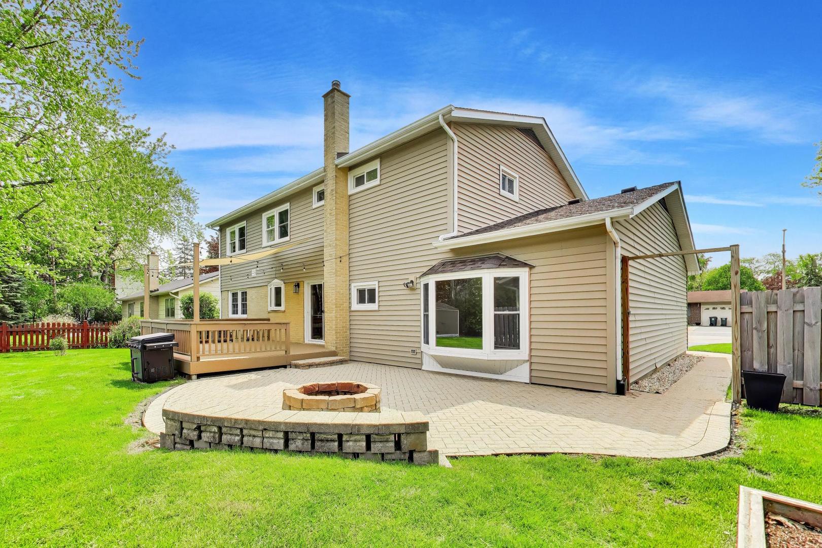 504 W Berkley Drive, Arlington Heights, IL 60004