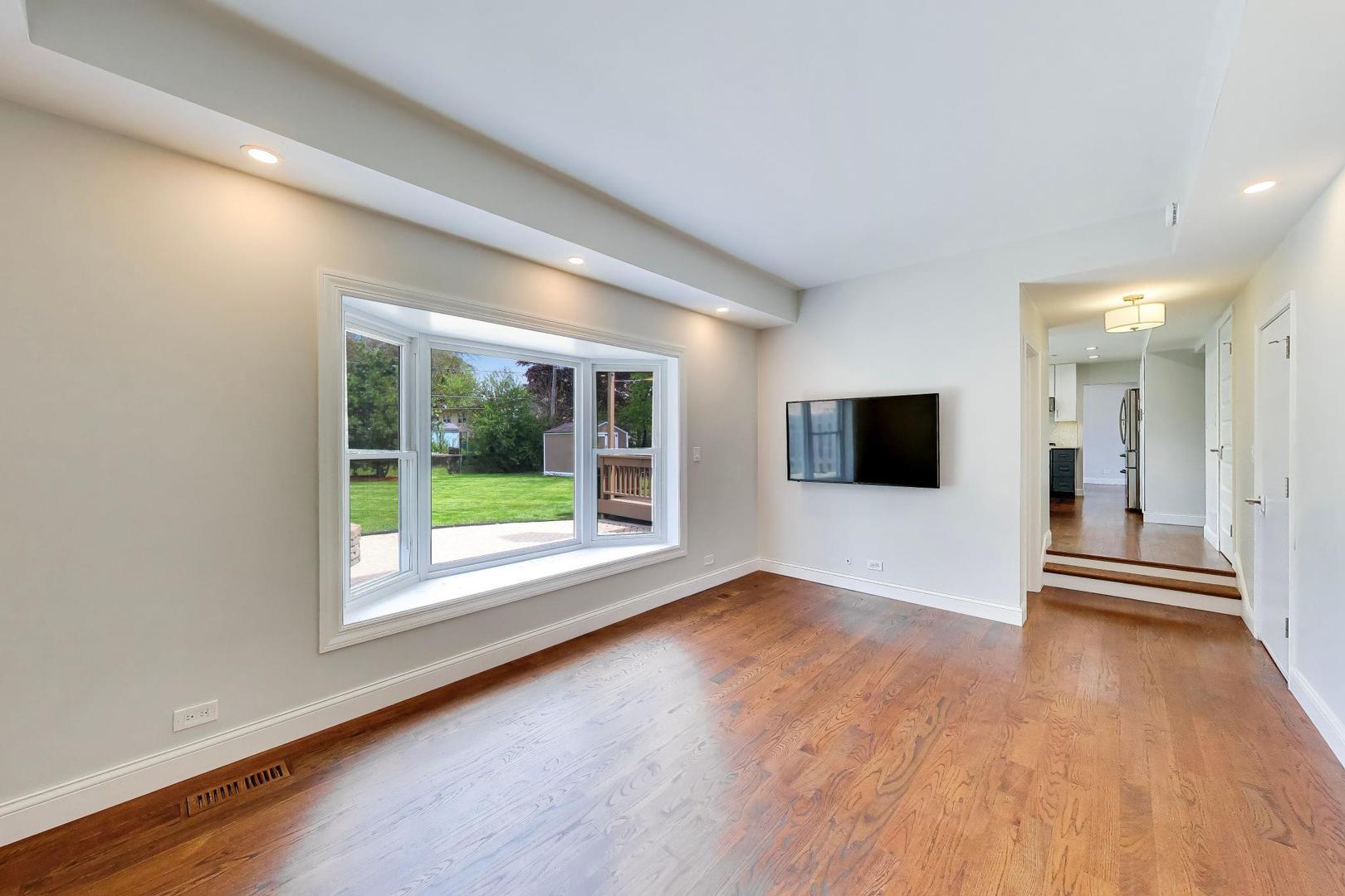 504 W Berkley Drive, Arlington Heights, IL 60004