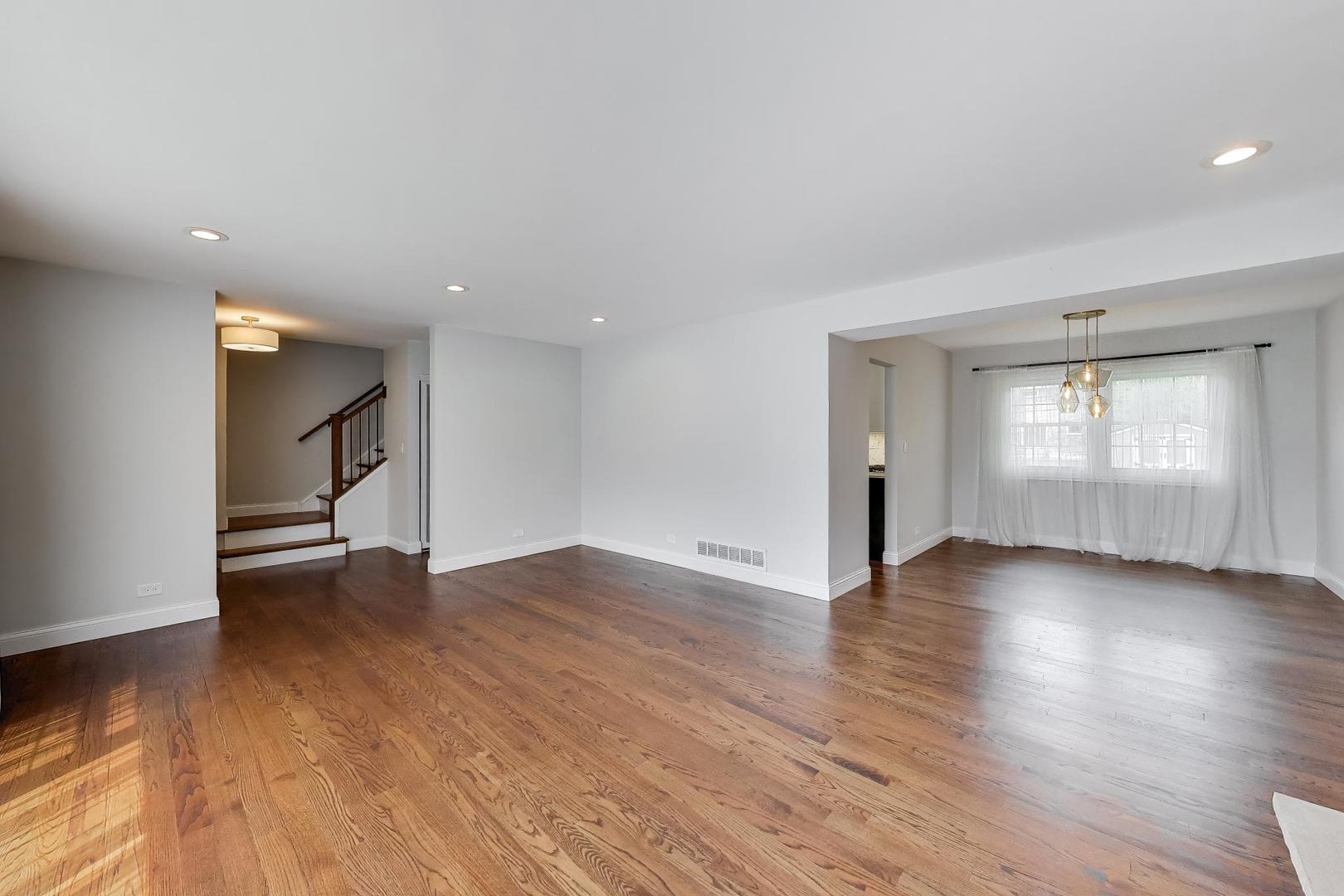 504 W Berkley Drive, Arlington Heights, IL 60004