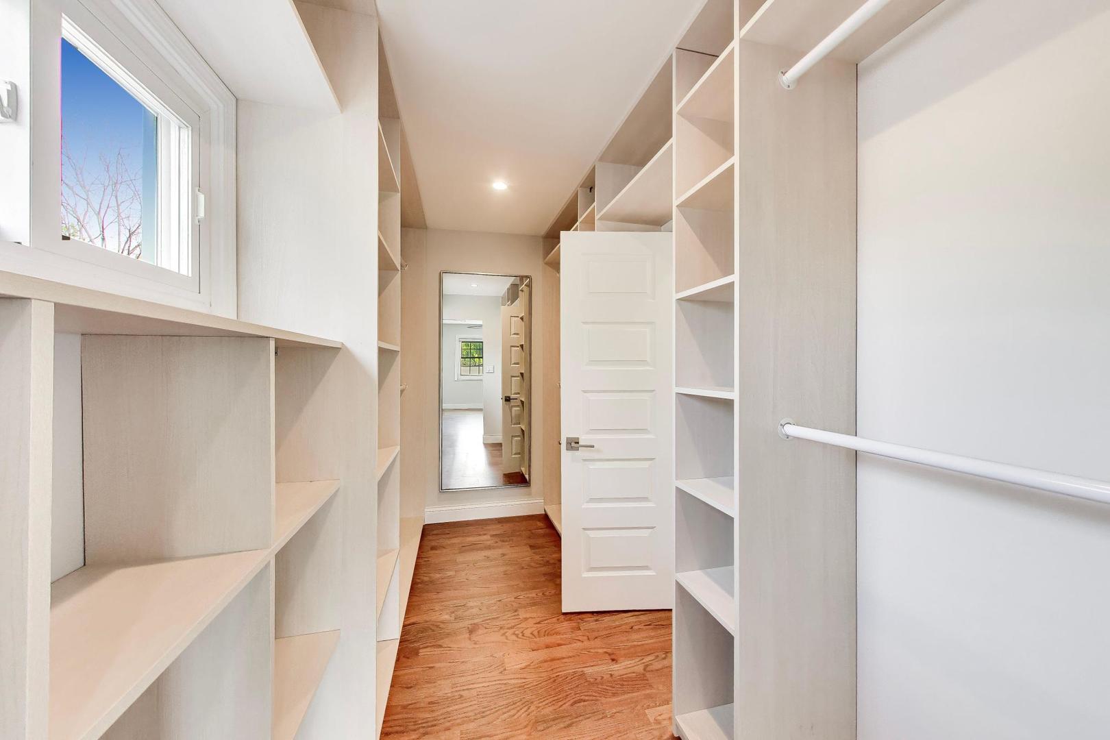 504 W Berkley Drive, Arlington Heights, IL 60004