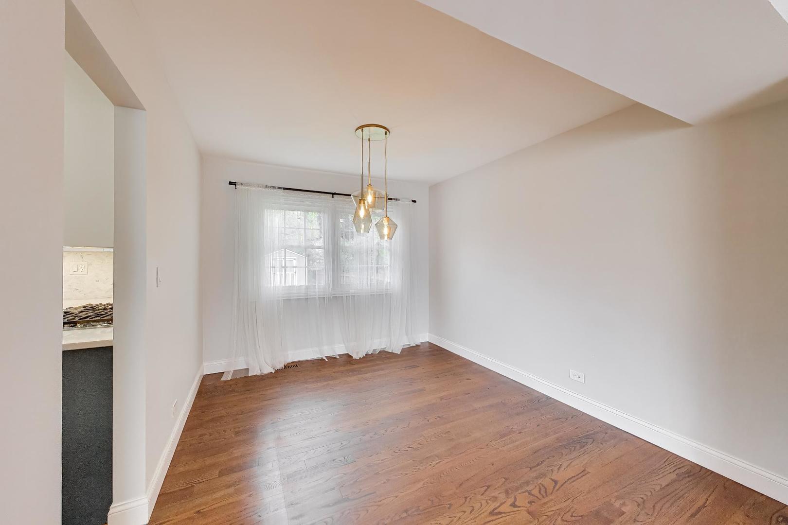 504 W Berkley Drive, Arlington Heights, IL 60004