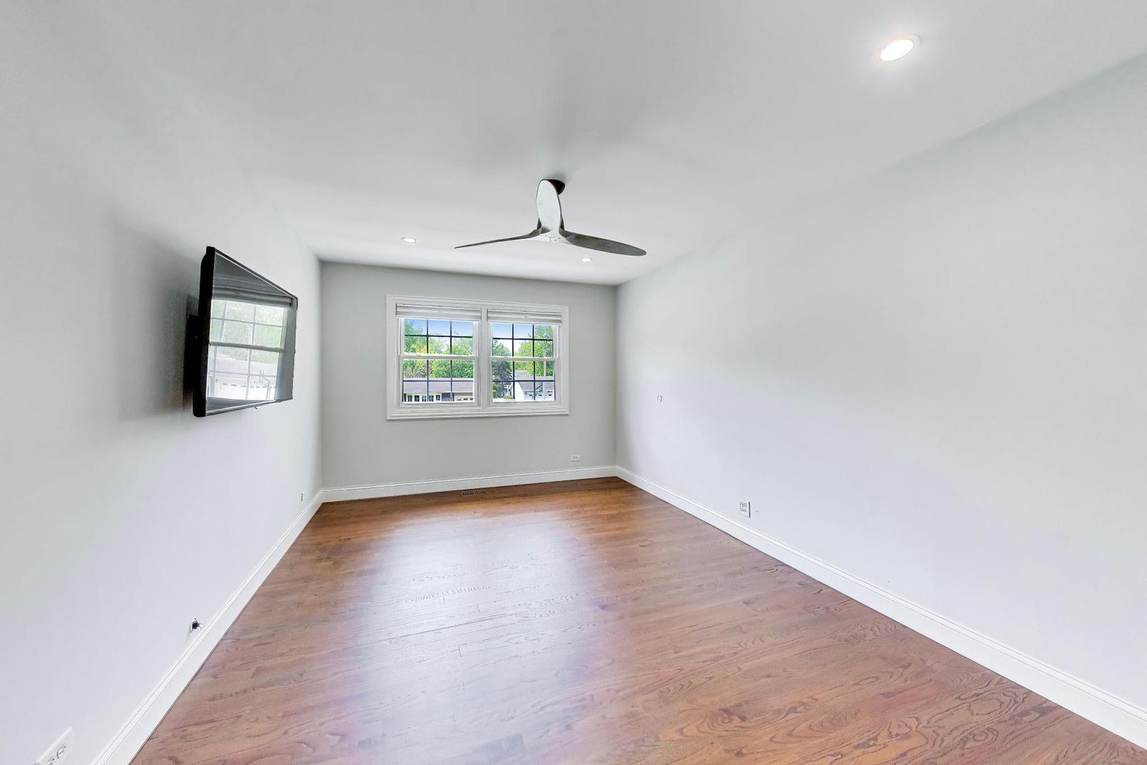 504 W Berkley Drive, Arlington Heights, IL 60004