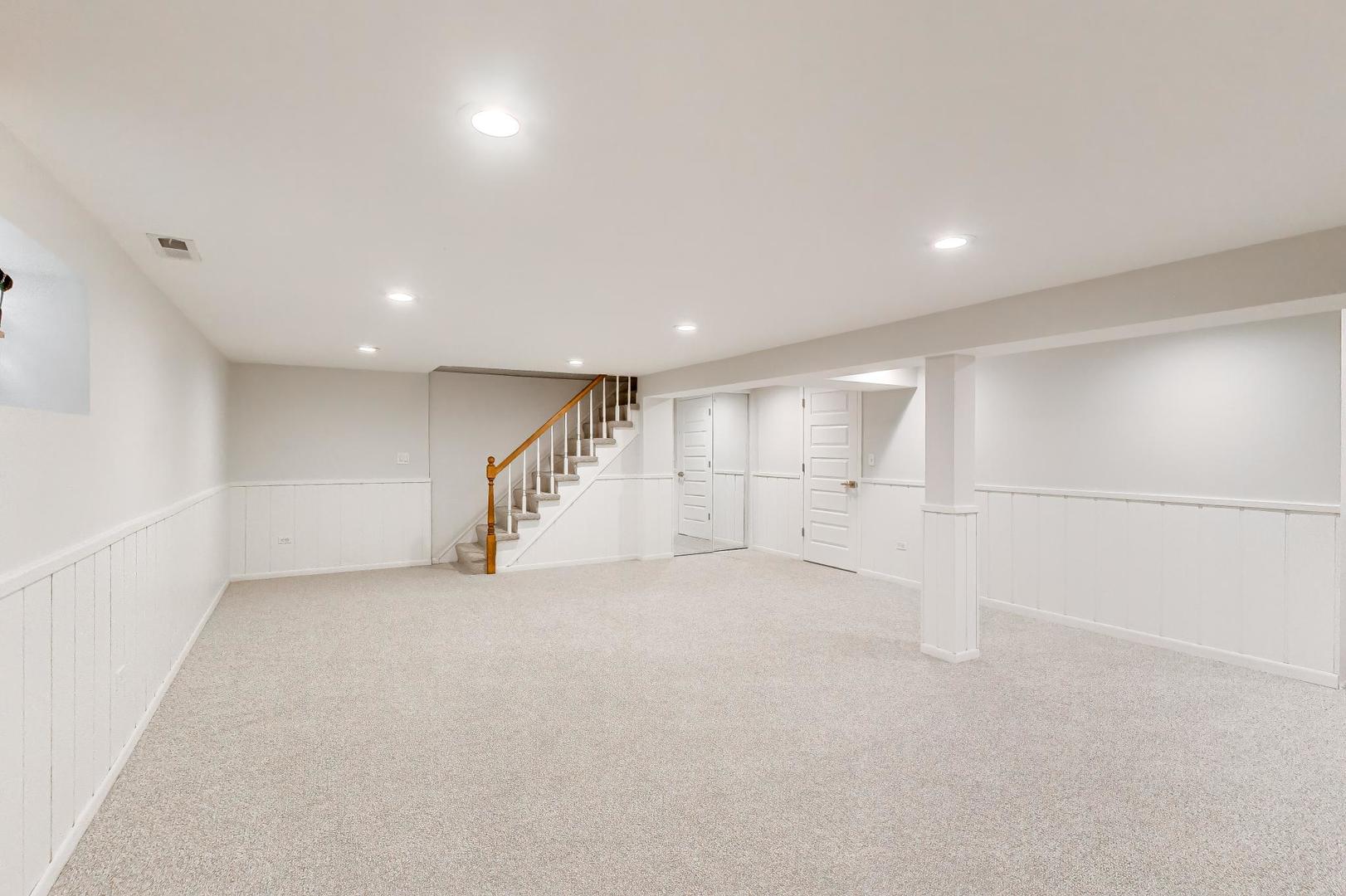 504 W Berkley Drive, Arlington Heights, IL 60004