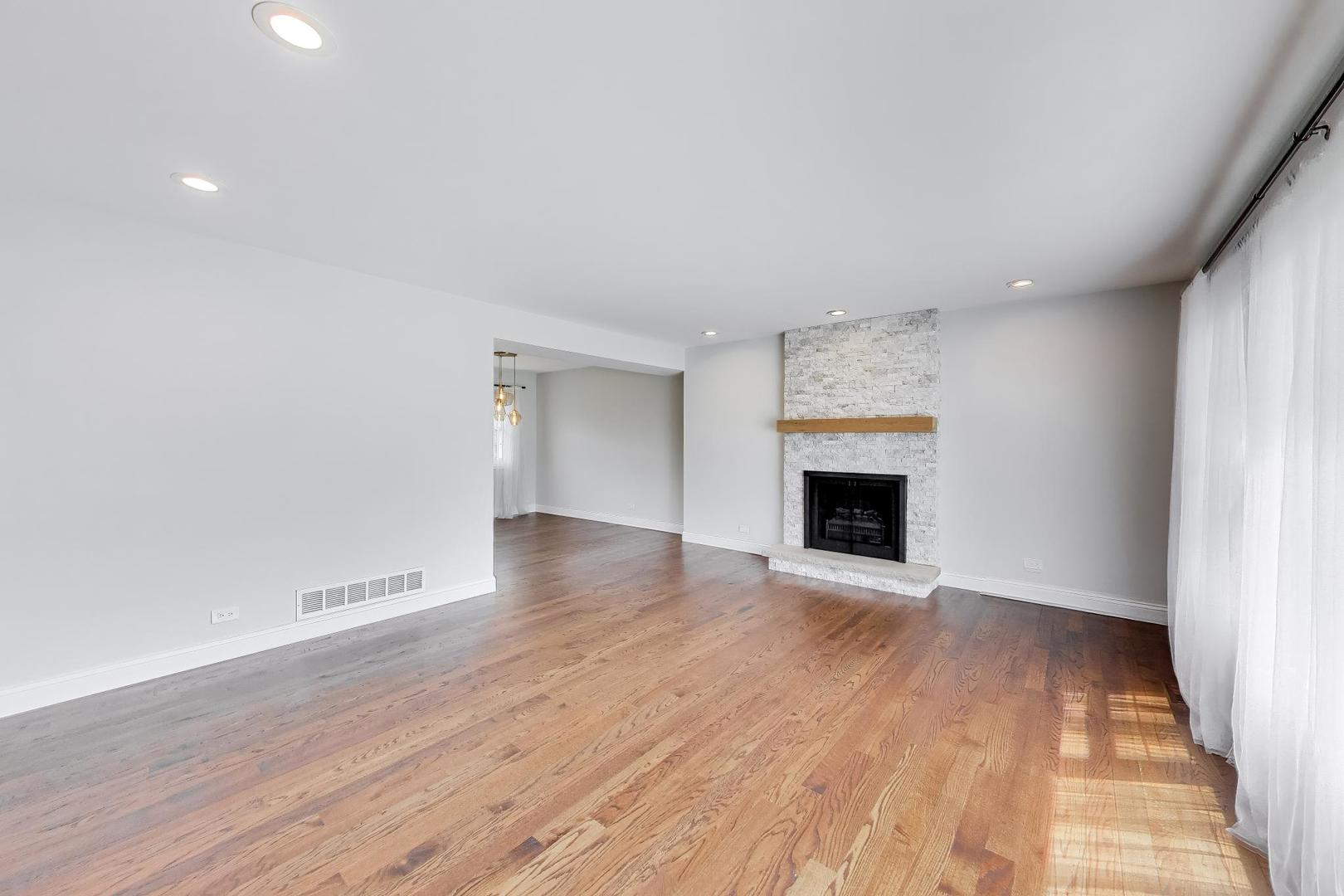504 W Berkley Drive, Arlington Heights, IL 60004