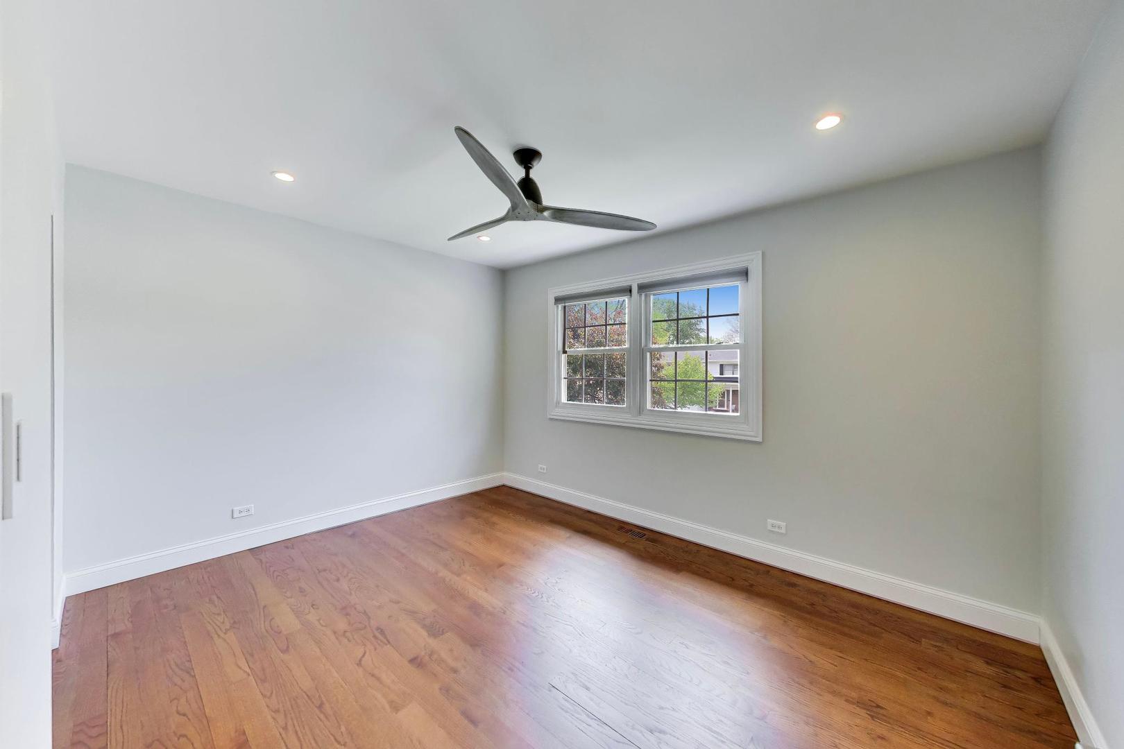504 W Berkley Drive, Arlington Heights, IL 60004