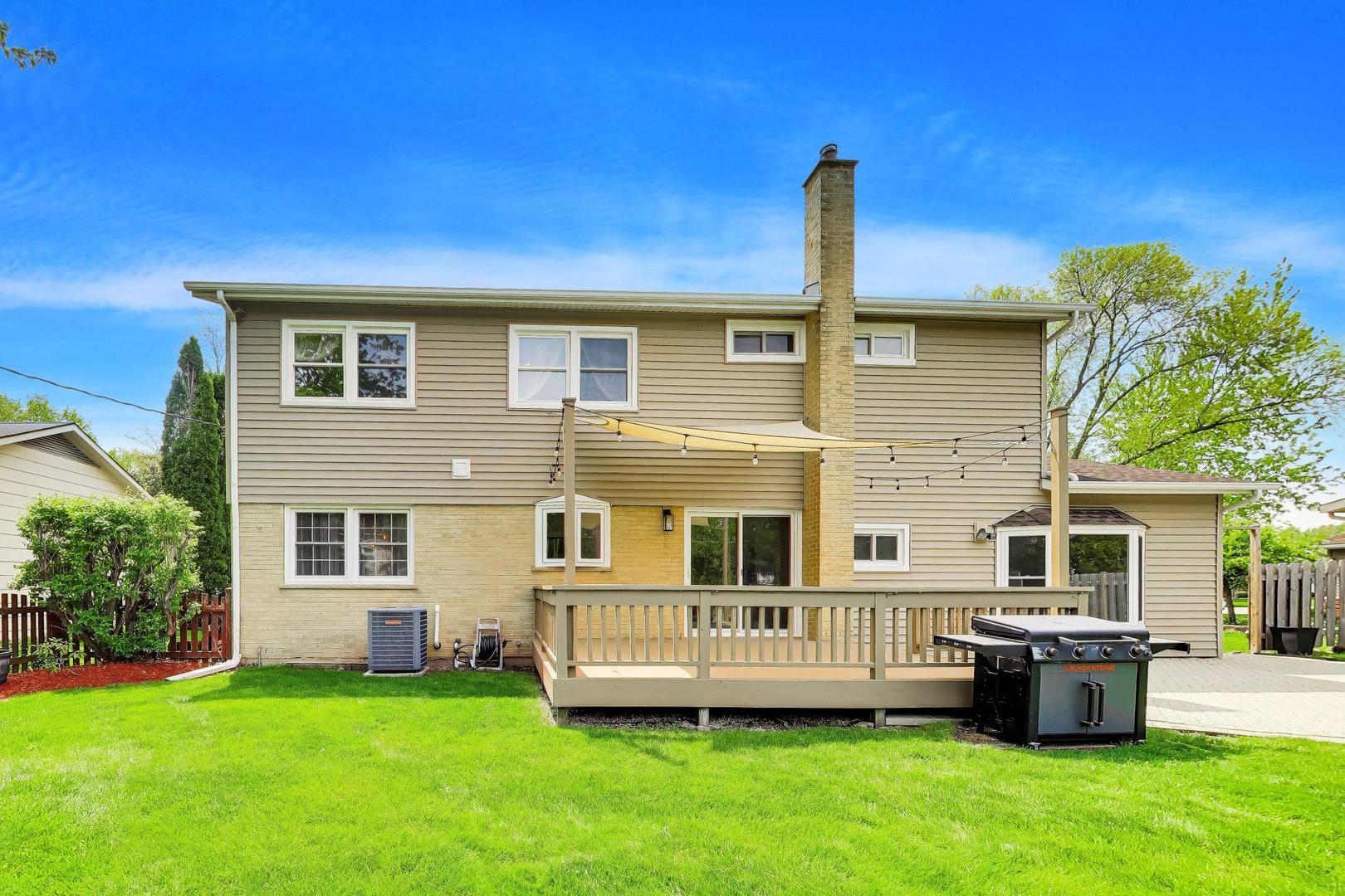 504 W Berkley Drive, Arlington Heights, IL 60004