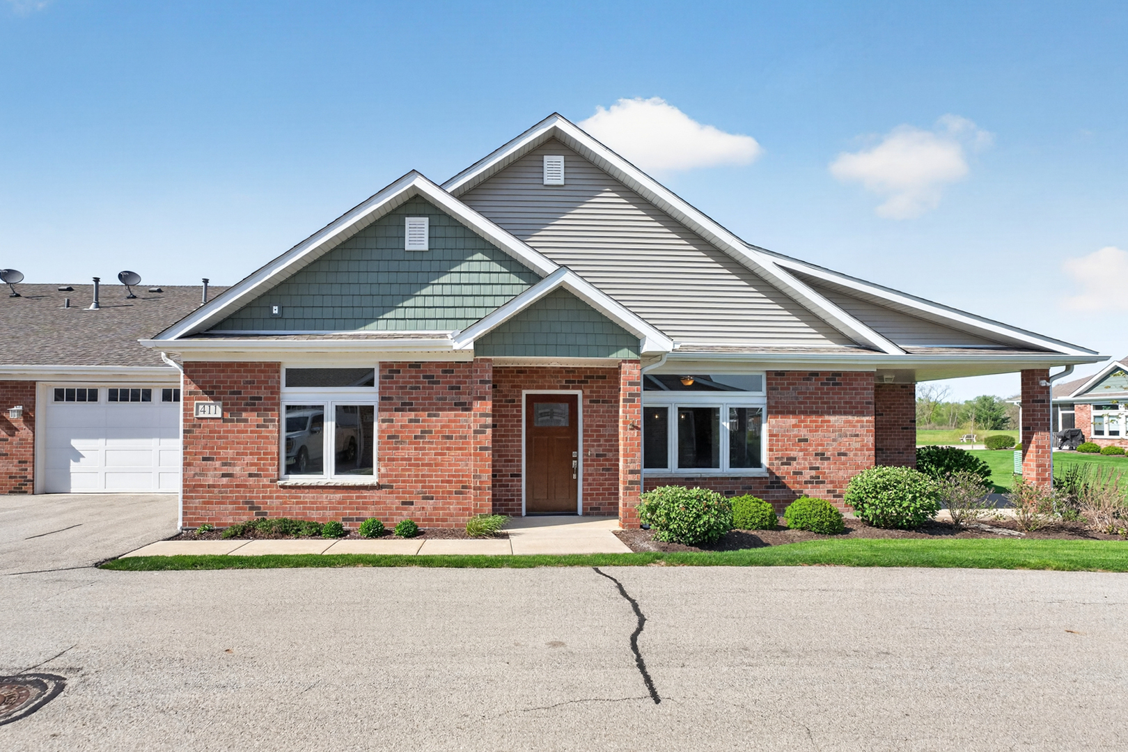 411 Stearn Drive #411, Genoa, IL 60135